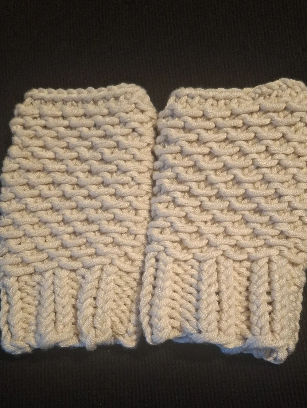 Handknit Fishscale Pattern Fingerless Mitts